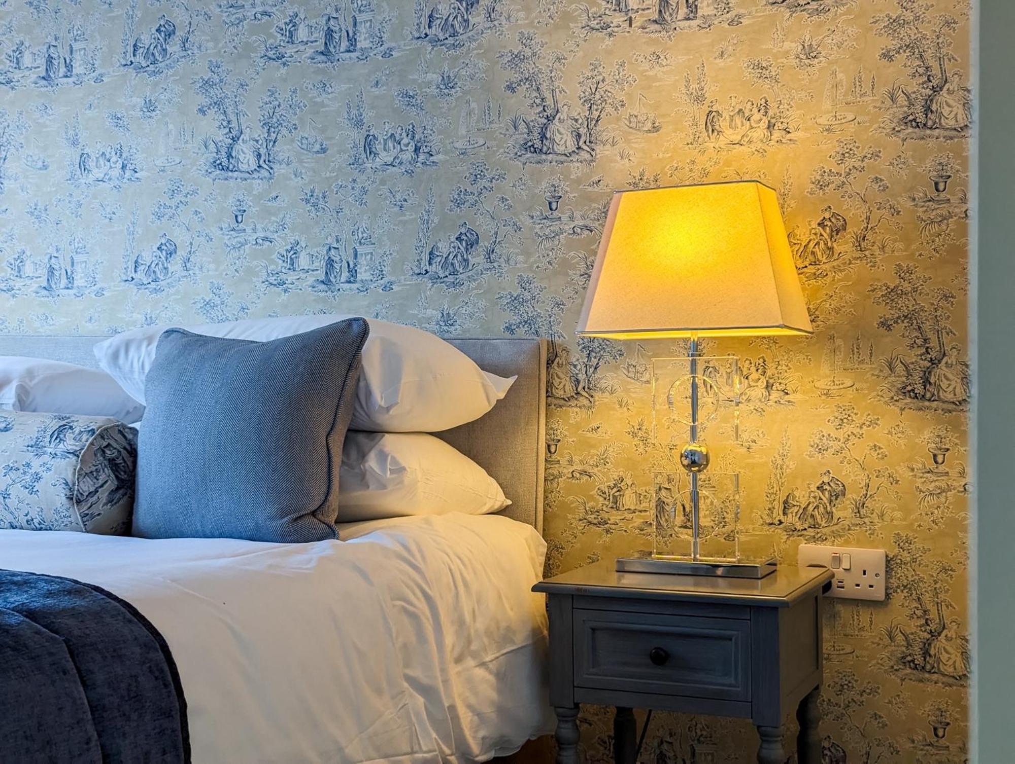 Three Salmons Hotel Usk Ngoại thất bức ảnh