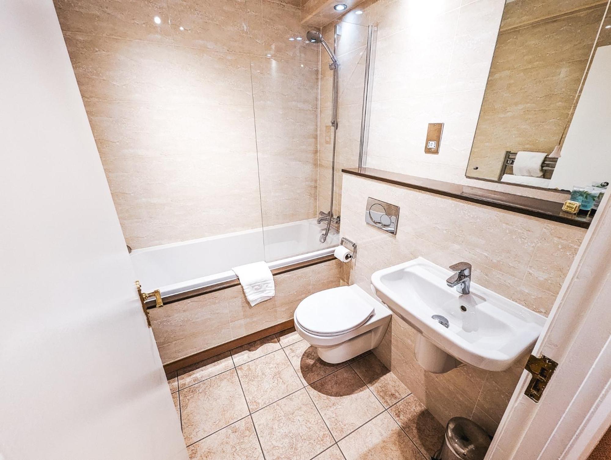 Three Salmons Hotel Usk Ngoại thất bức ảnh